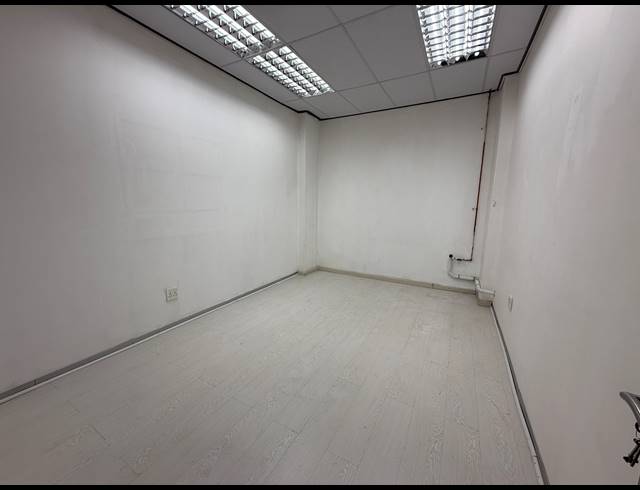 120M² OFFICE TO LET IN MILPARK